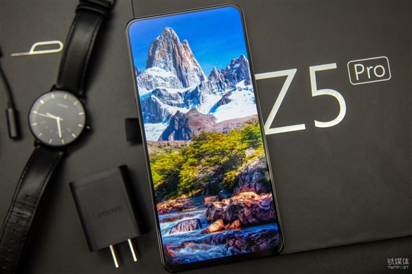 手动滑盖屏幕造就9506%屏占比,联想Z5 Pro评测 | 钛极客